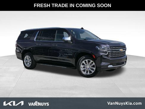 Used 2024 Chevrolet Suburban Premier image 1