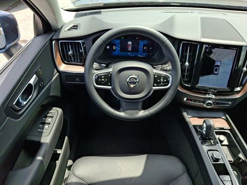 Used 2023 Volvo XC60 B5 Plus w/ Climate Package AWD/4WD image 12