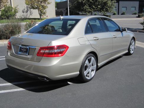 Used 2010 Mercedes-Benz E 350 Sedan image 3