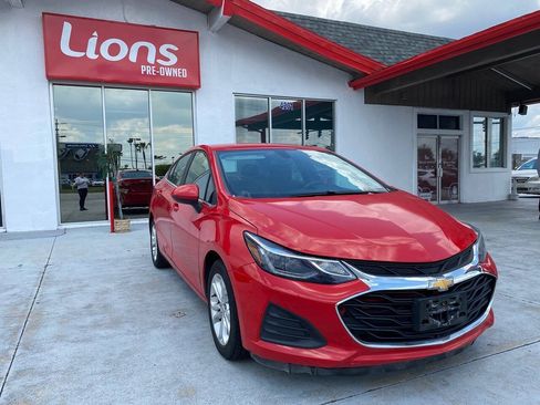 Used 2019 Chevrolet Cruze LT w/ LT Fleet Convenience Package FWD image 2