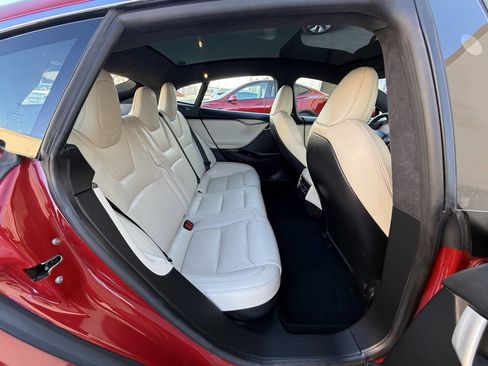 Used 2020 Tesla Model S Long Range Plus image 29