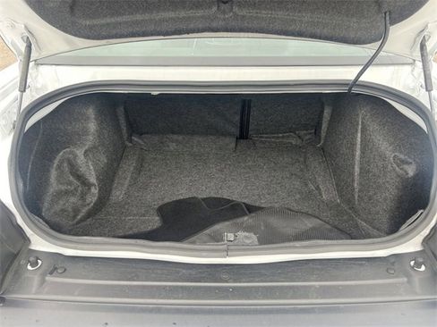 Used 2022 Dodge Challenger R/T w/ T/A Package image 15