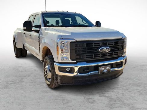 New 2026 Ford F350 XL image 2