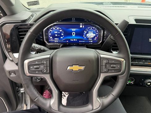 Used 2023 Chevrolet Silverado 1500 LT AWD/4WD image 15