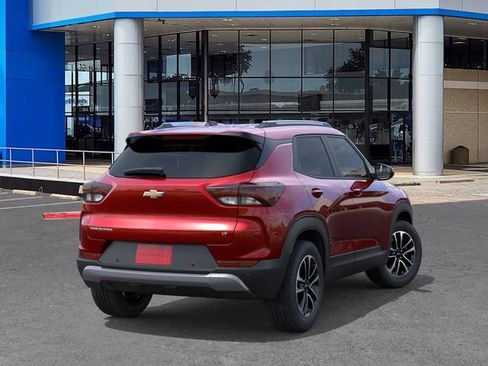 New 2026 Chevrolet TrailBlazer LT w/ Driver Confidence Package FWD image 4