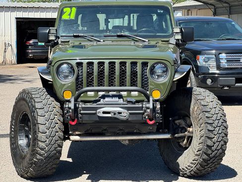 Used 2021 Jeep Gladiator Rubicon AWD/4WD image 2