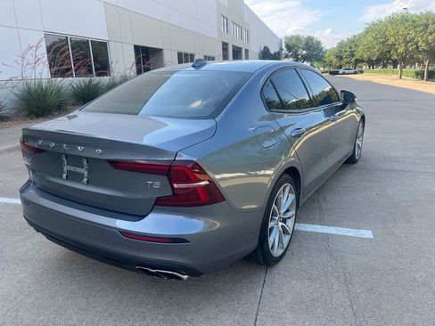 Used 2021 Volvo S60 T5 Momentum FWD image 9