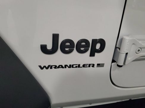 Used 2025 Jeep Wrangler Unlimited Sport AWD/4WD image 8