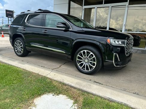 Used 2021 GMC Acadia Denali w/ Denali Technology Package FWD image 2