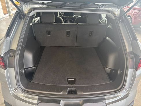 Used 2025 Chevrolet Blazer LT FWD image 32