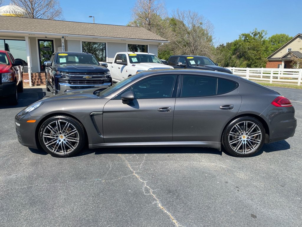 Used 2016 Porsche Panamera image 3