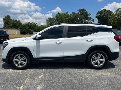Used 2023 GMC Terrain SLE w/ Driver Convenience Package FWD image 10