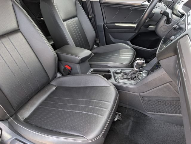 Used 2024 Volkswagen Tiguan SE AWD/4WD image 23