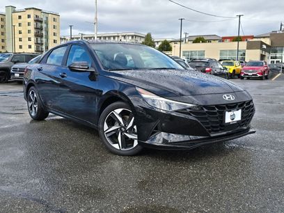 Used 2023 Hyundai Elantra SEL w/ Convenience Package