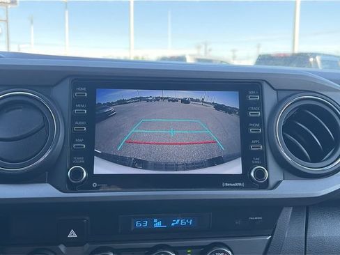 Used 2022 Toyota Tacoma TRD Off-Road w/ Technology Package AWD/4WD image 19