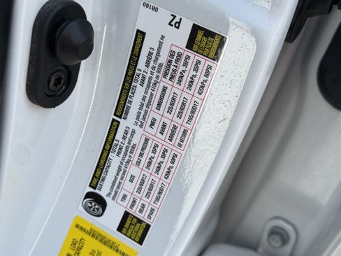 Used 2024 Toyota RAV4 XLE FWD image 30