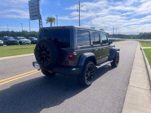 Certified 2025 Jeep Wrangler Unlimited Sahara AWD/4WD image 4