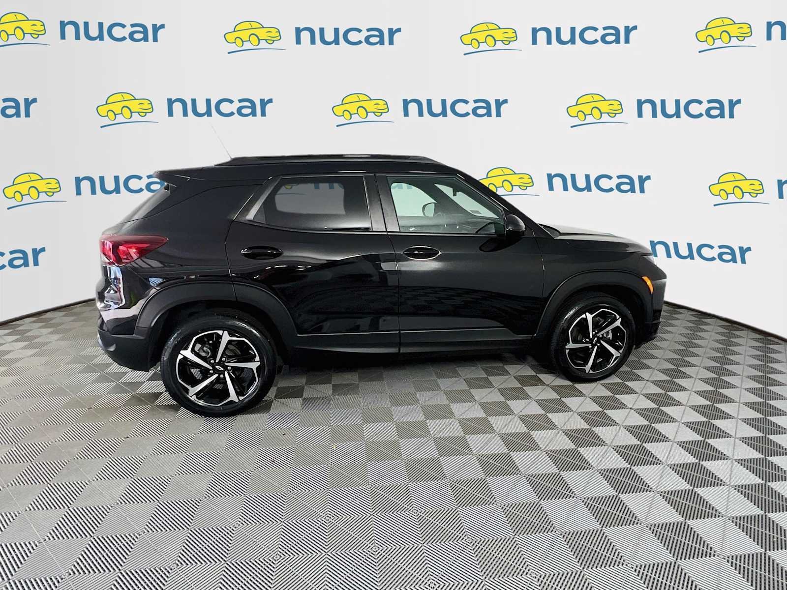 Used 2023 Chevrolet TrailBlazer RS w/ Sun and Liftgate Package AWD/4WD image 8