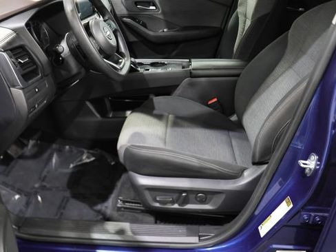 Certified 2023 Nissan Rogue SV FWD image 11