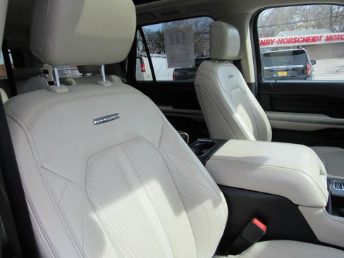 Used 2020 Ford Expedition Platinum image 34