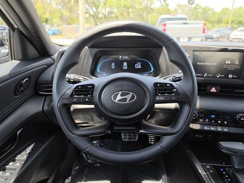 Used 2025 Hyundai Elantra Sport FWD image 14