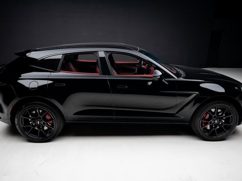 Used 2021 Aston Martin DBX image 34