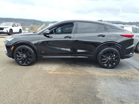 Used 2025 Buick Envista Sport Touring w/ Experience Buick Package image 4