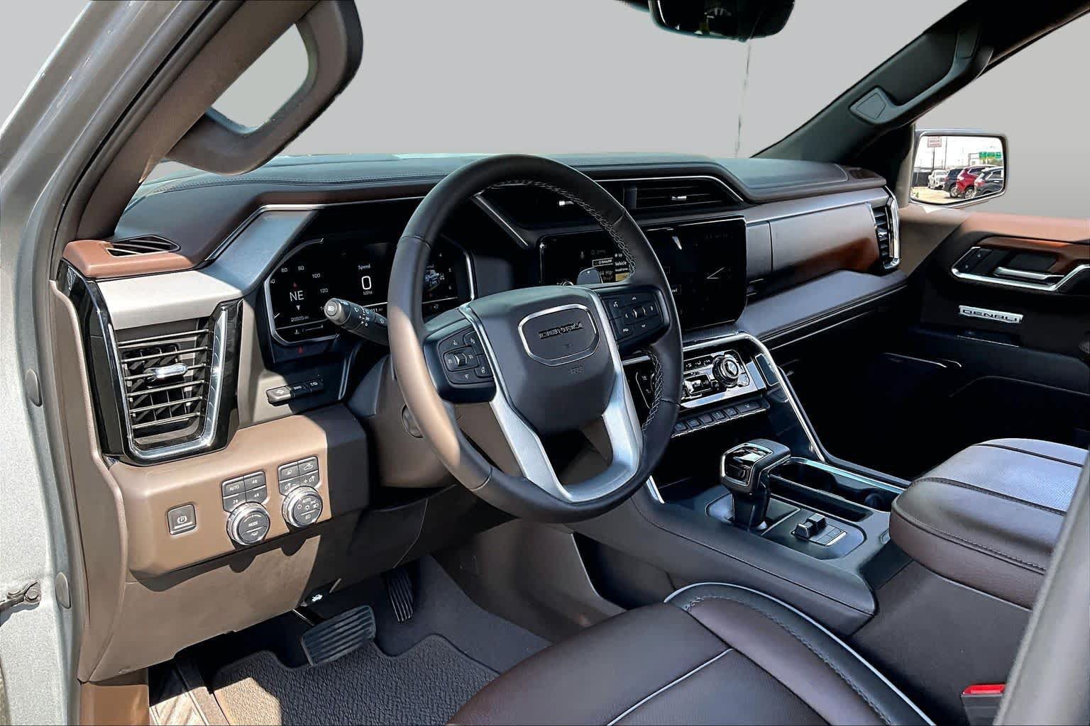 Used 2023 GMC Sierra 1500 Denali w/ Denali Reserve Package AWD/4WD image 18