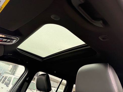 New 2026 Jeep Grand Cherokee Altitude image 11