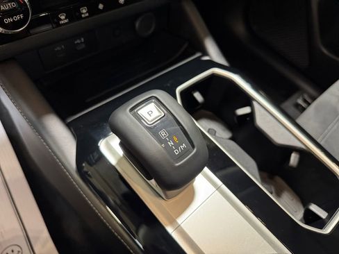 Used 2025 Mitsubishi Outlander SE FWD image 21