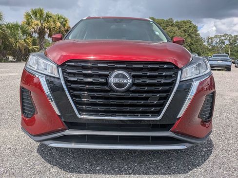 Used 2024 Nissan Kicks SV FWD image 8