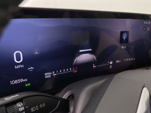 Used 2025 Buick Enclave Preferred image 12