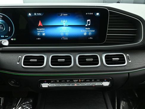 Used 2022 Mercedes-Benz GLS 450 4MATIC image 36