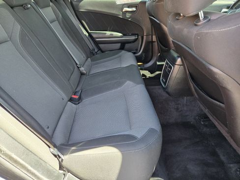 Used 2016 Dodge Charger SXT RWD image 11
