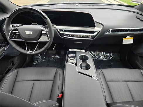 New 2026 Cadillac Lyriq Premium Luxury image 20