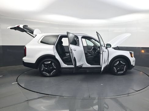 Used 2025 Kia Telluride S FWD image 49