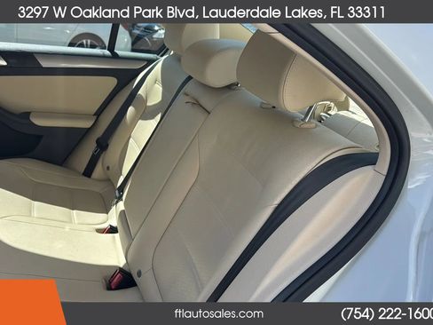 Used 2017 Volkswagen Jetta SE image 25