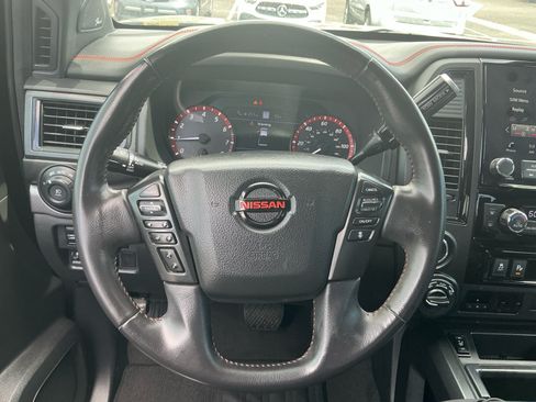 Used 2021 Nissan Titan PRO-4X w/ Pro-4x Convenience Package AWD/4WD image 9