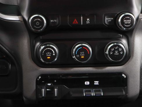 Used 2022 RAM 2500 Big Horn AWD/4WD image 21