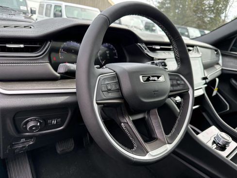 New 2026 Jeep Grand Cherokee L Limited w/ Limited Altitude Package image 9