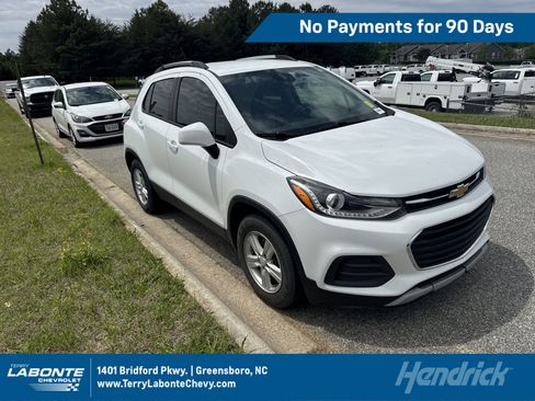 Used 2021 Chevrolet Trax LT FWD image 1