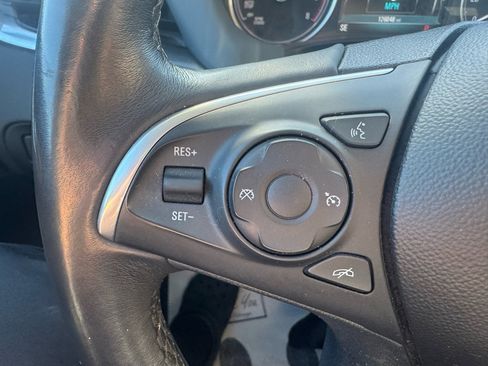 Used 2018 Buick Enclave Essence image 18