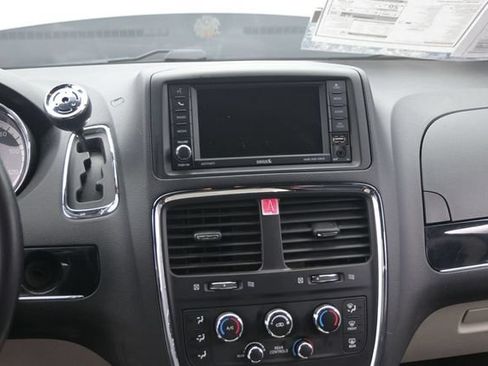 Used 2018 Dodge Grand Caravan SXT FWD image 24