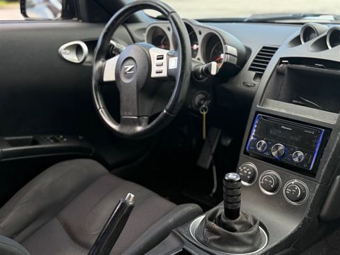 Used 2005 Nissan 350Z Enthusiast w/ (K96) Aerodynamics Pkg image 13