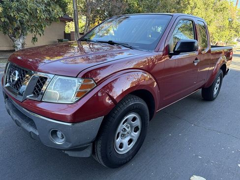 Used 2010 Nissan Frontier SE w/ Power Pkg image 3