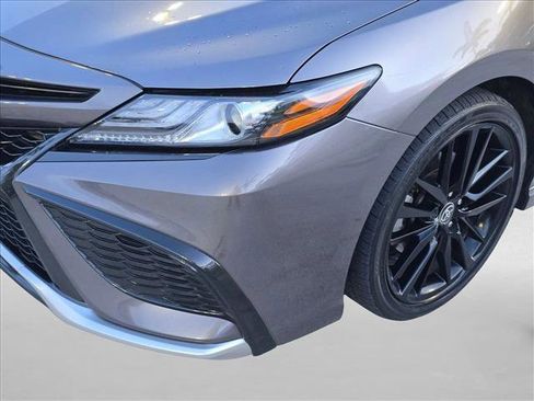 Used 2023 Toyota Camry XSE FWD image 9