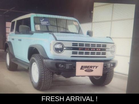 Used 2025 Ford Bronco Heritage Edition AWD/4WD image 1