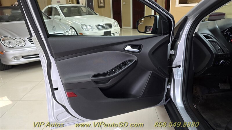 Used 2014 Ford Focus SE FWD image 11