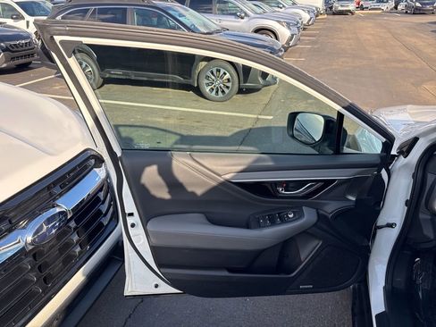 Certified 2025 Subaru Outback Onyx Edition XT image 19