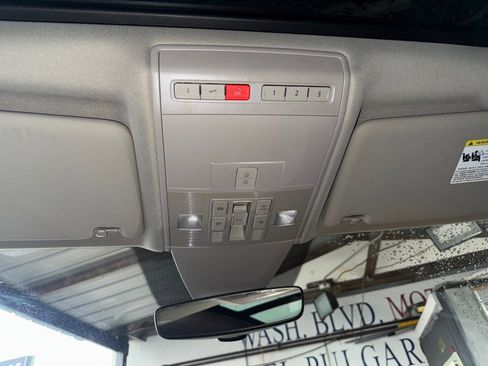 Used 2018 Volkswagen Atlas SEL Premium image 30